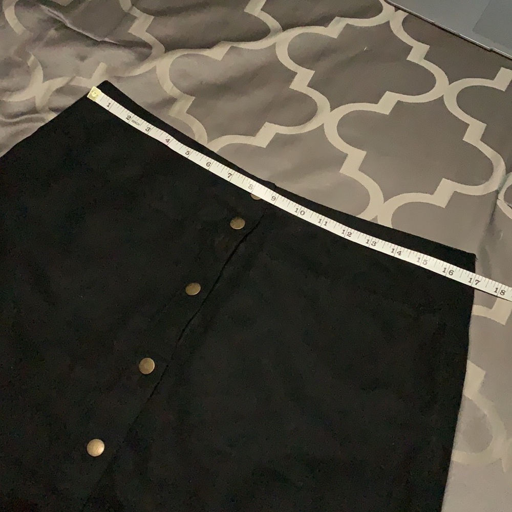Black Suede Scallop Trimmed Skirt - Picture 6 of 8